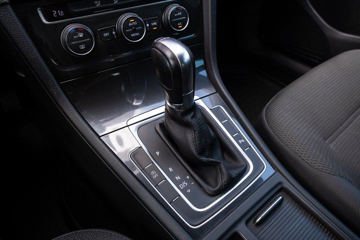 Volkswagen Golf 1.6 85kW
