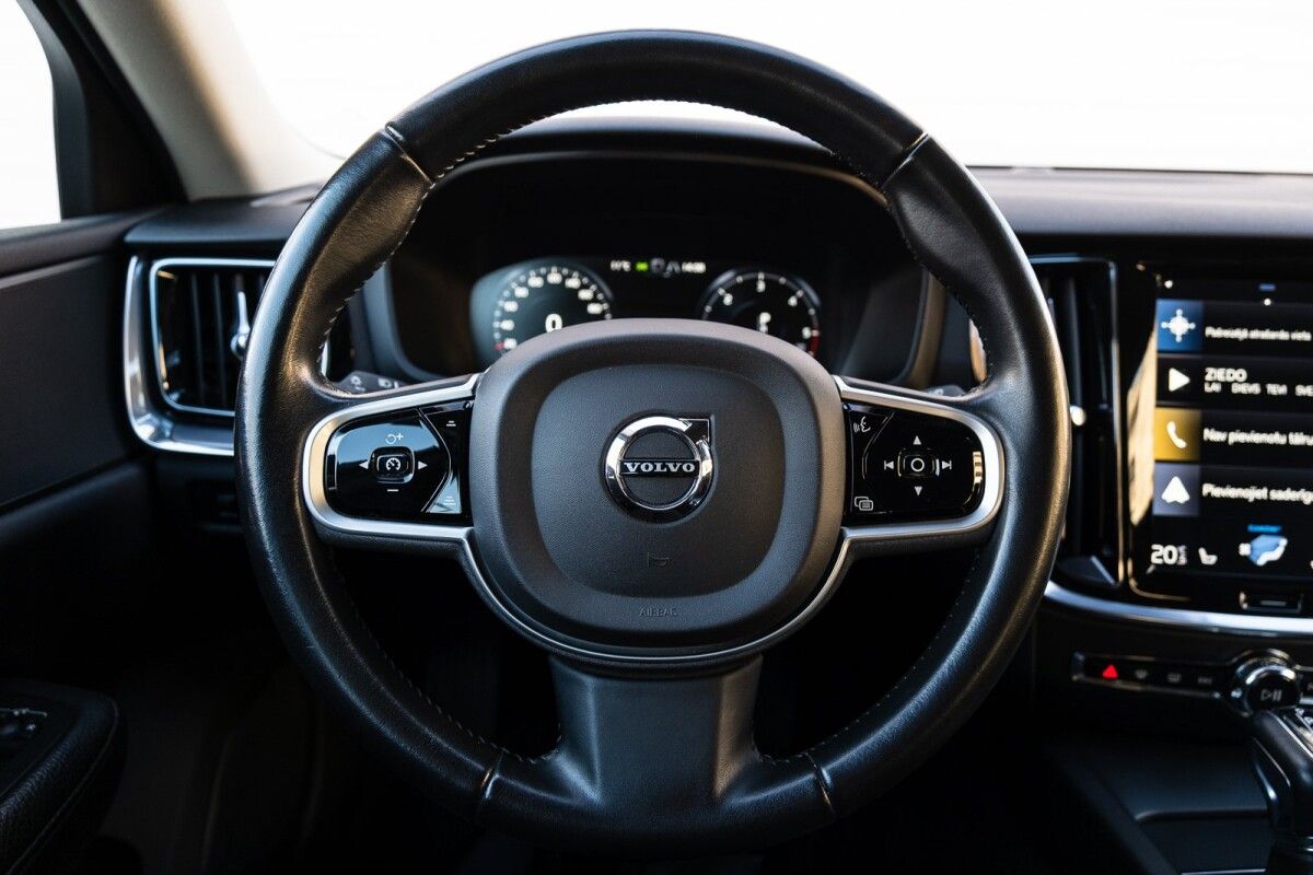 Volvo V60 2.0 140kW