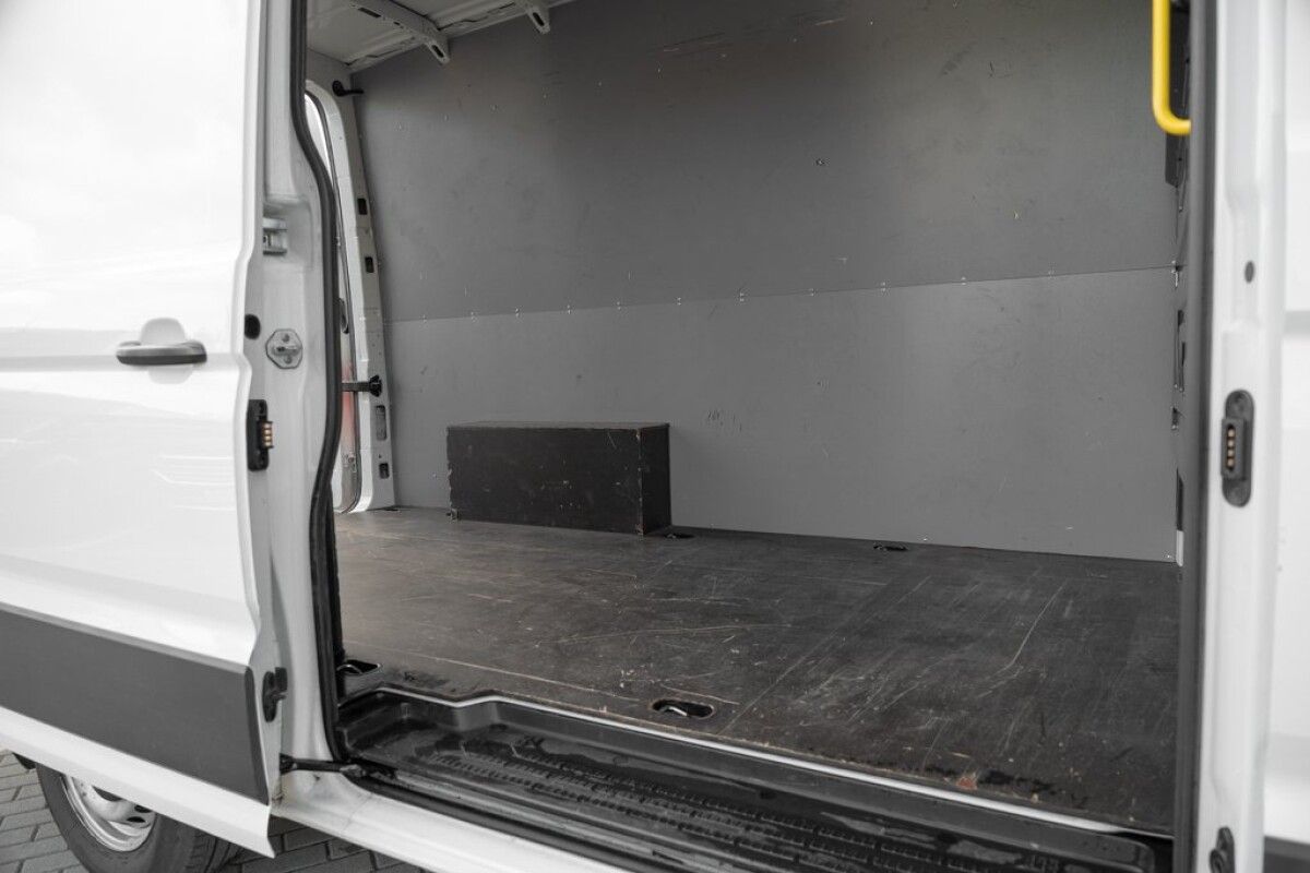 Volkswagen Crafter 2025m. 2.0TDI AT (Nr.DEMO) EACKRPHM 2.0 103kW