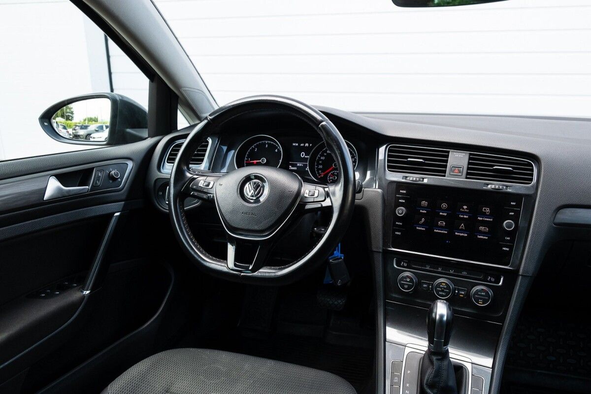 Volkswagen Golf 1.6 85kW