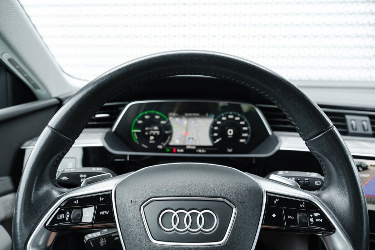 Audi e-tron 55 301kW